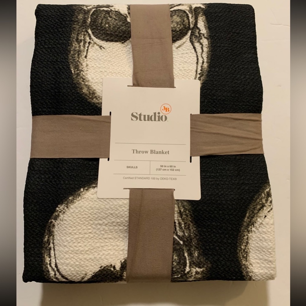 Cotton Skull Throw - Picture 6 of 6